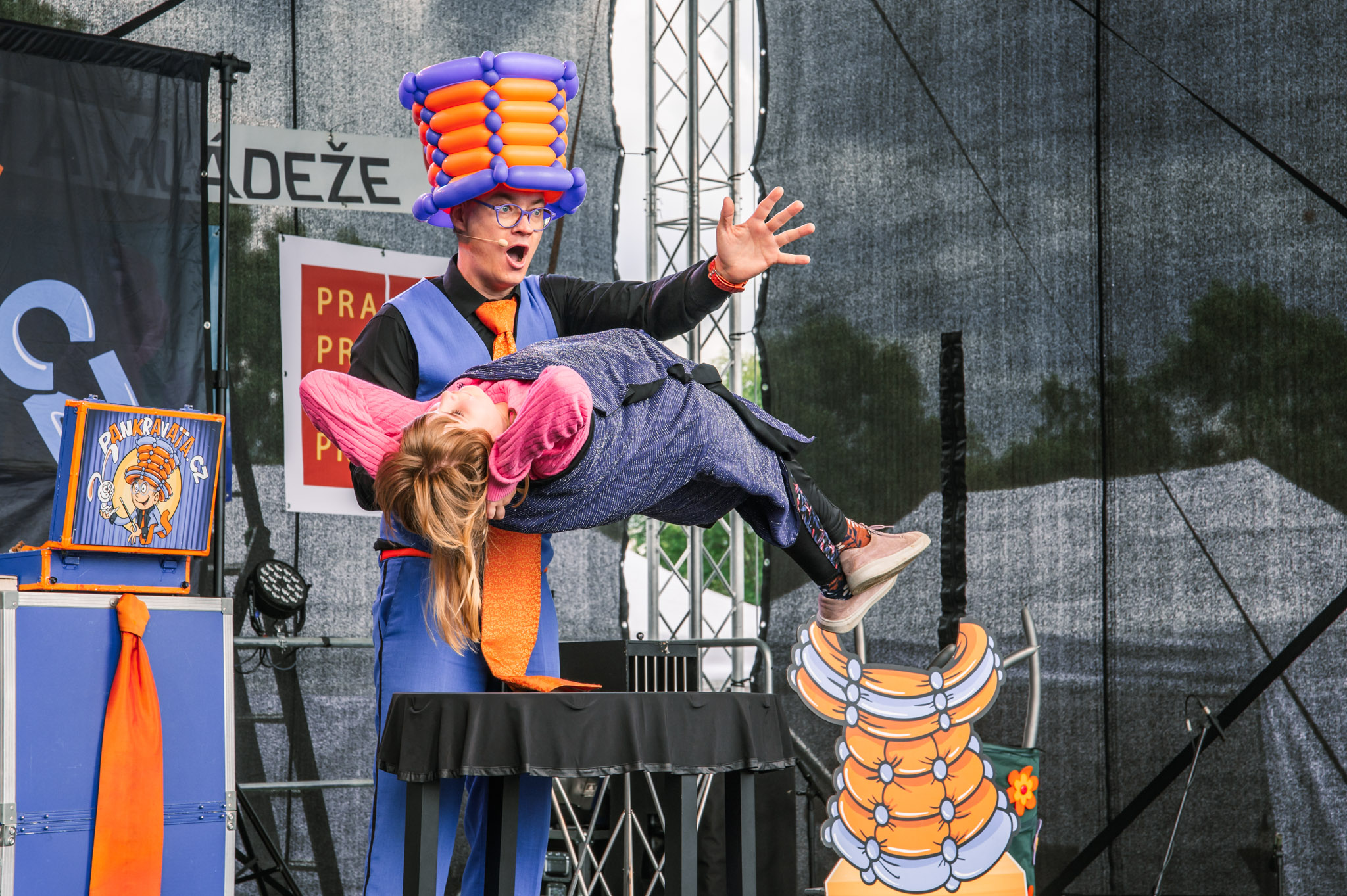 Kouzelník na oslavě 2