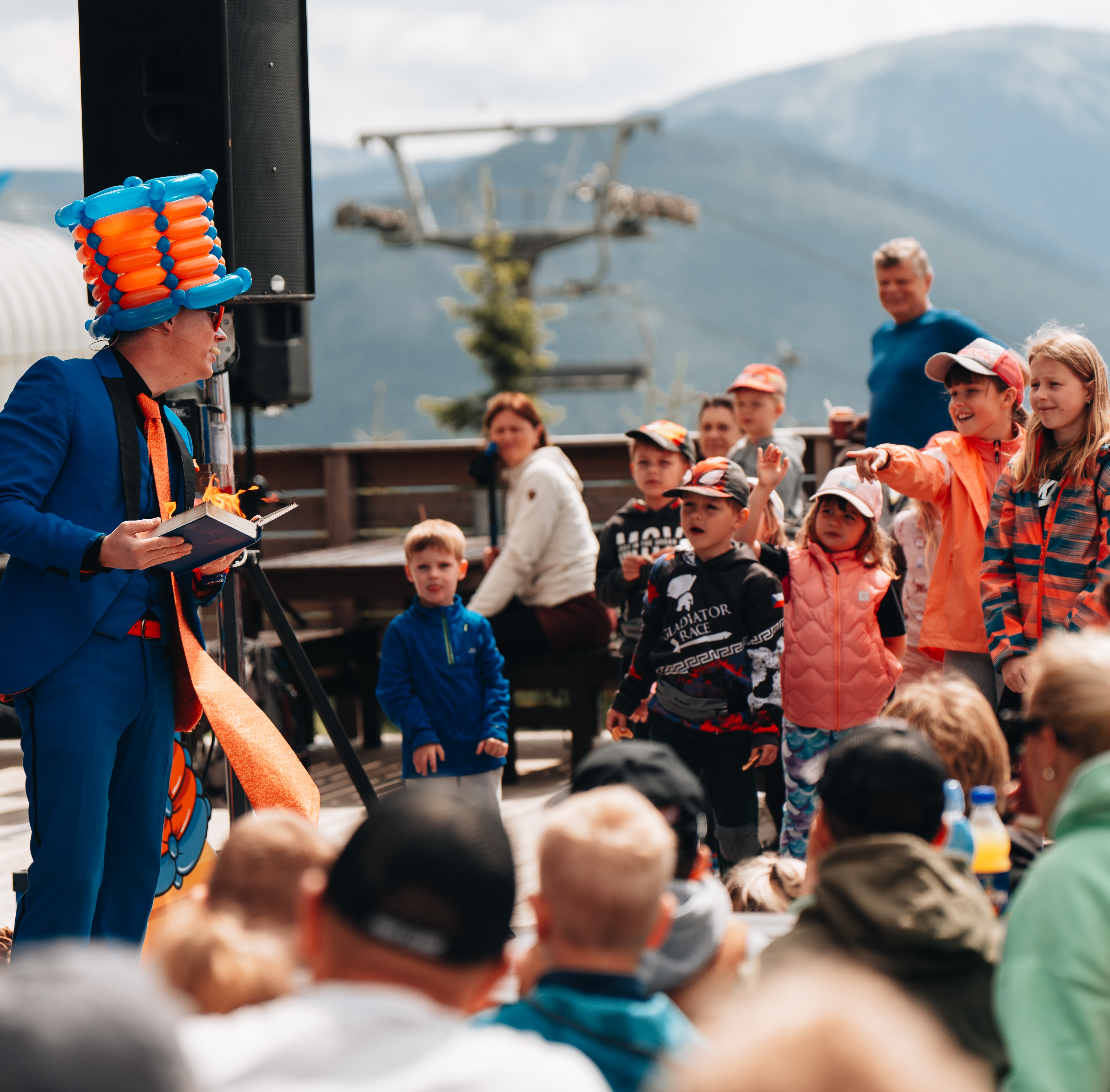 Kouzelník na oslavě 1